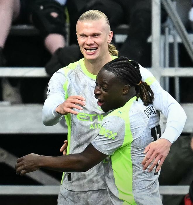 悲喜夜！拜仁2-0晋级决赛，曼城超阿森纳登顶，巴萨17连胜领跑